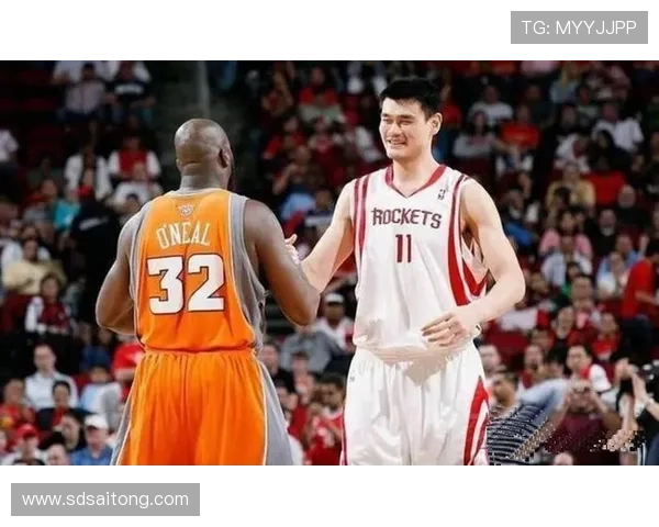 罗伯特森与姚明的篮球传奇：跨越时代的友谊与竞技精神