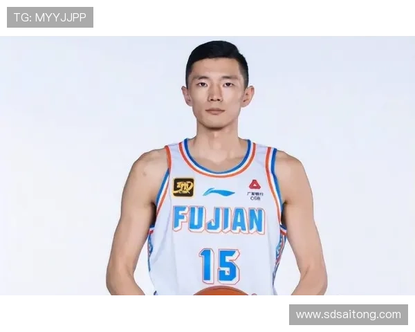 邱彪点评陈林坚稳定表现与谢智杰防守贡献投篮水平仍需进一步提升